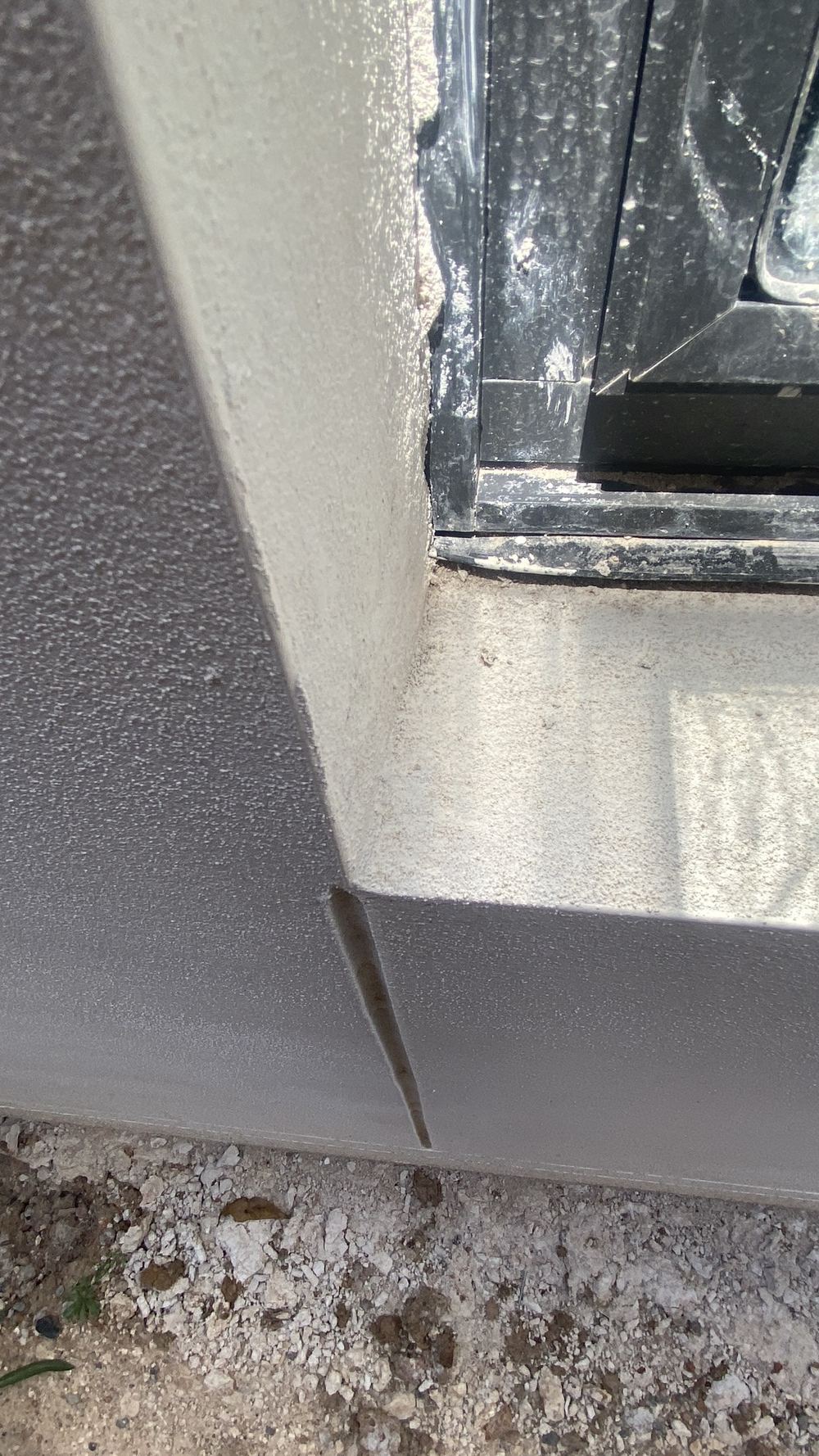 Expansion joint stopping partway instead of running from footing to wall top, found during a defect investigation in Tallawong