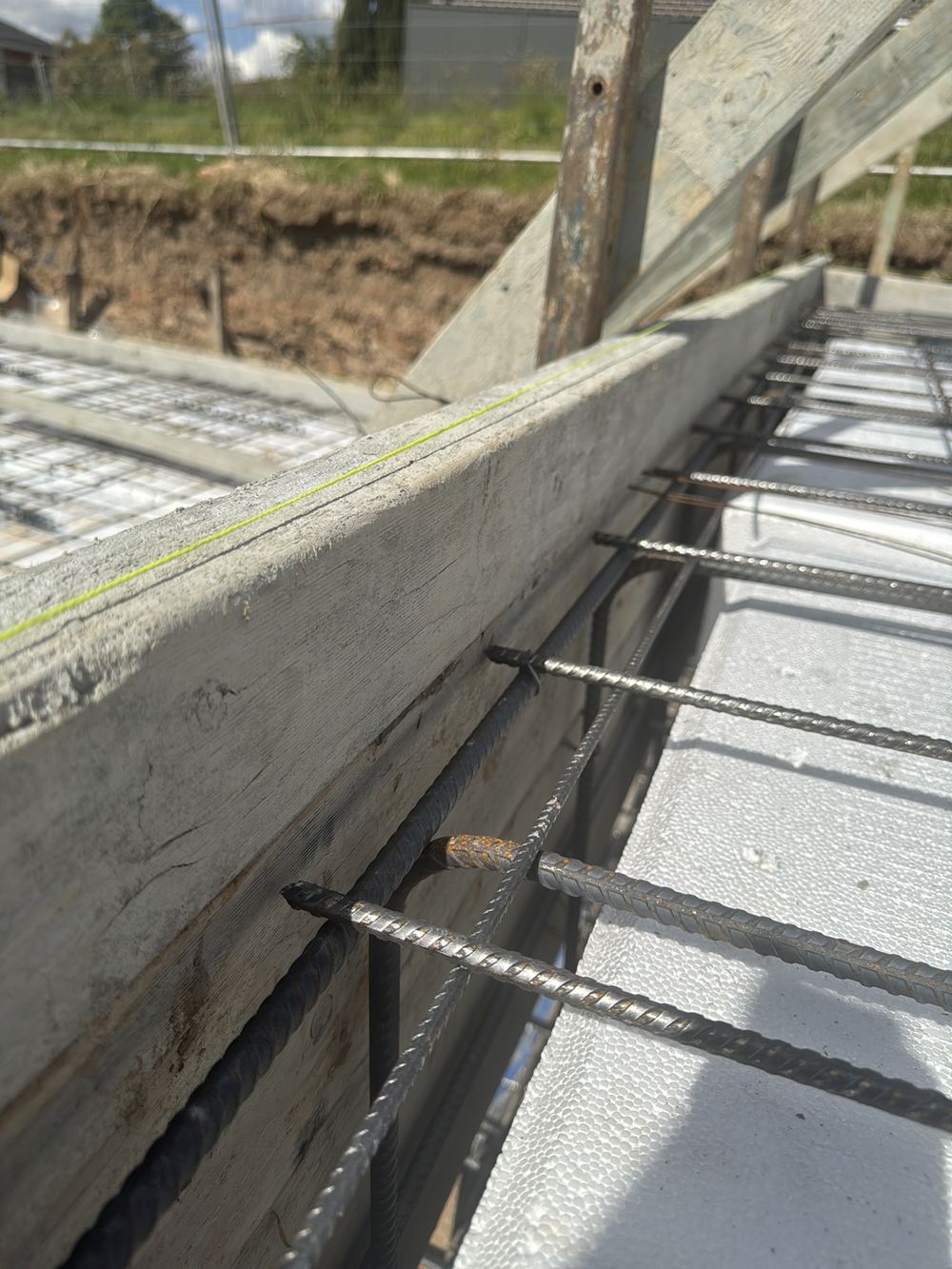 Another edge where the reinforcement lacked the cover that protects it from rust, Tallawong